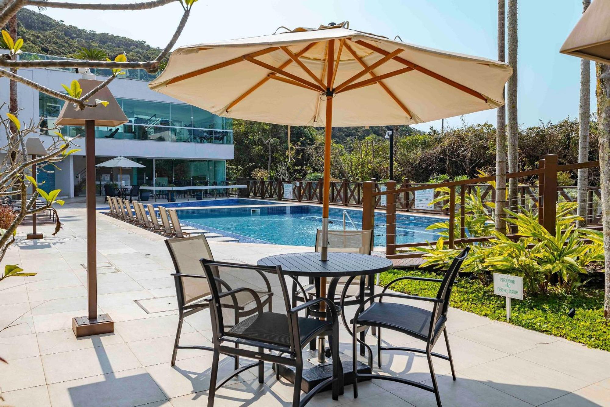 Varandas Do Atlantico - Apartamento Em Condominio Pe Na Areia Бомбиньяс Экстерьер фото